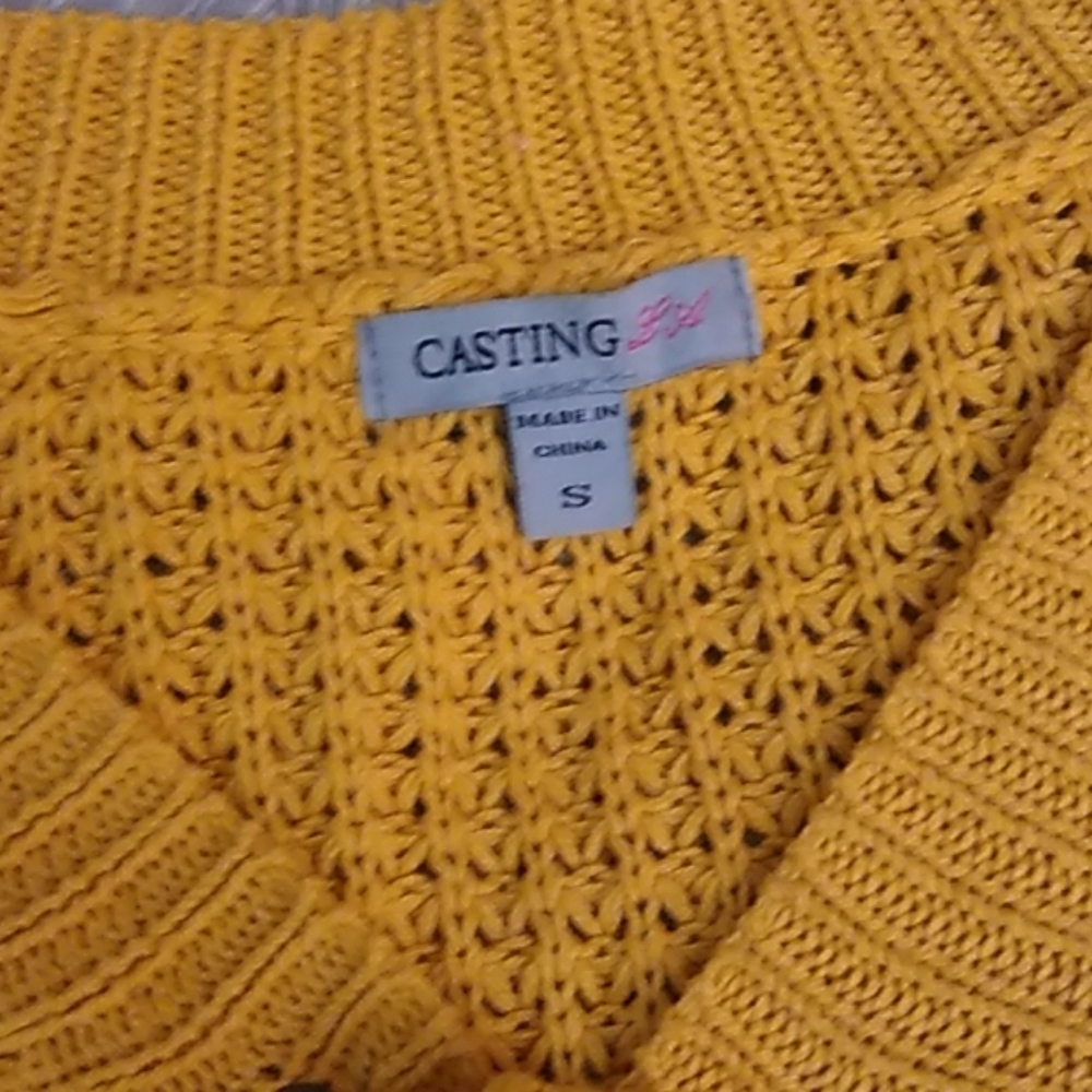 Sweater - Picture 2 of 6